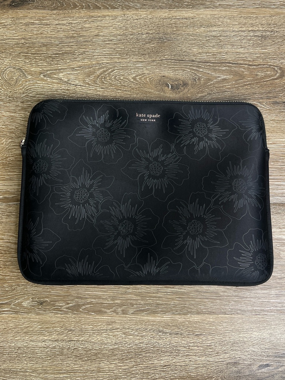 Kate Spade New York Puffer Laptop Sleeve 14” Reverse Hollyhock Black Floral